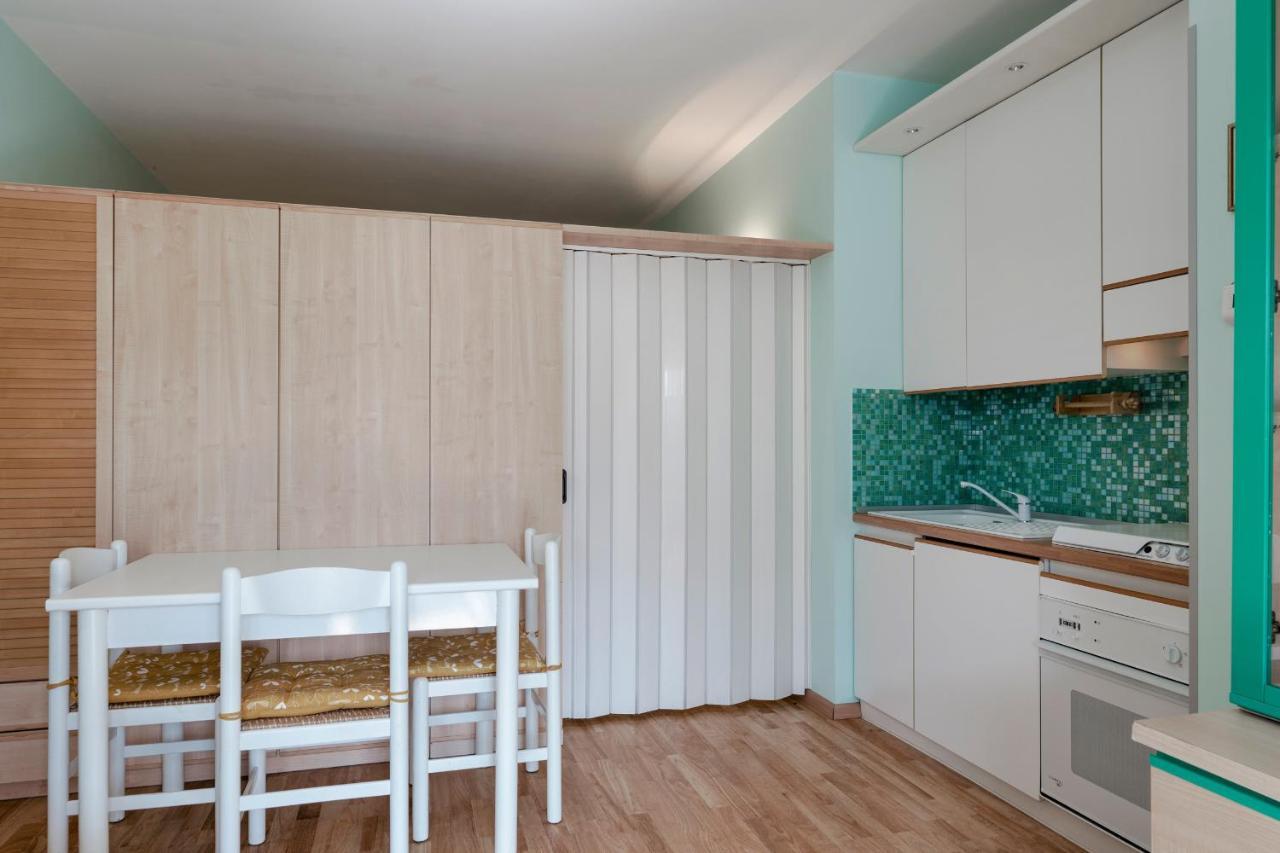 Azzurra Suite - Monolocale Con Piscina E Wifi Sirmione Zewnętrze zdjęcie