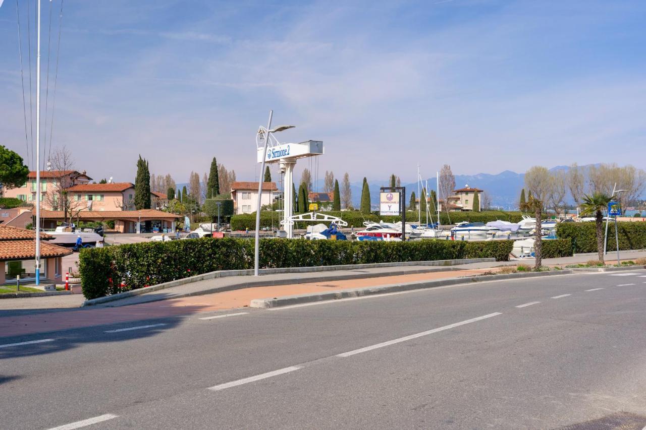Azzurra Suite - Monolocale Con Piscina E Wifi Sirmione Zewnętrze zdjęcie