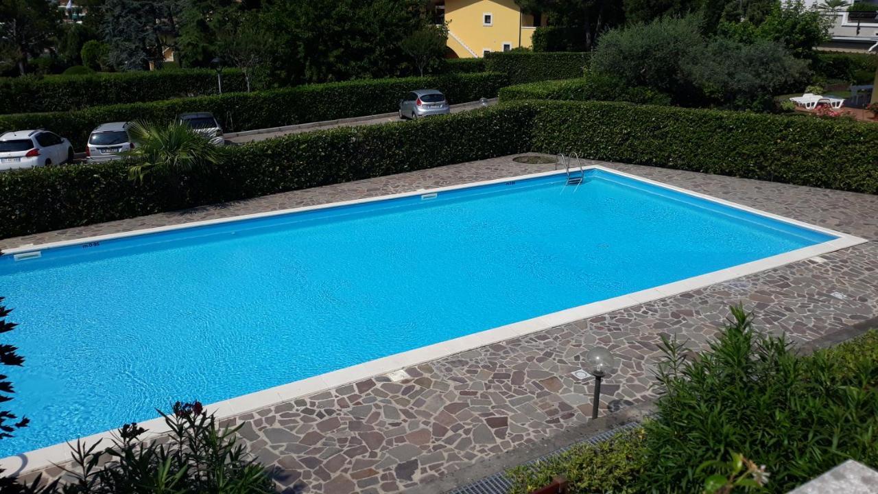 Azzurra Suite - Monolocale Con Piscina E Wifi Sirmione Zewnętrze zdjęcie